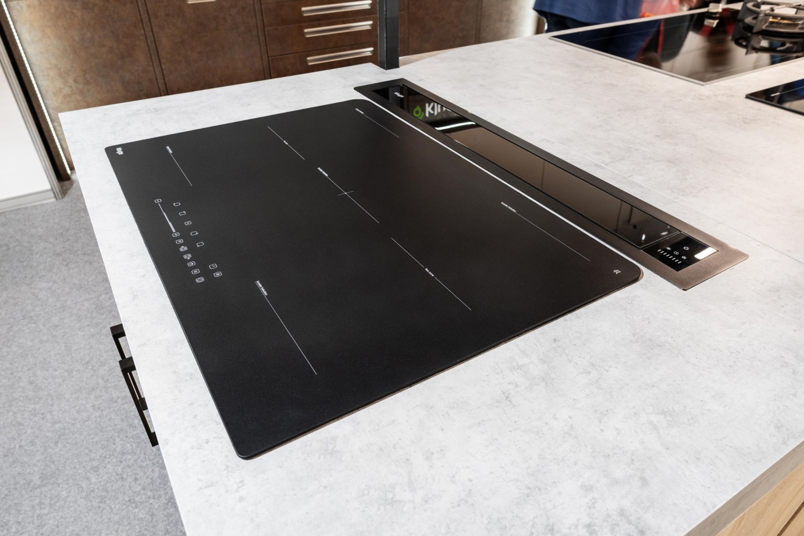 Odsávač s výsuvným panelom KLD9500BLG – Obrázok 3