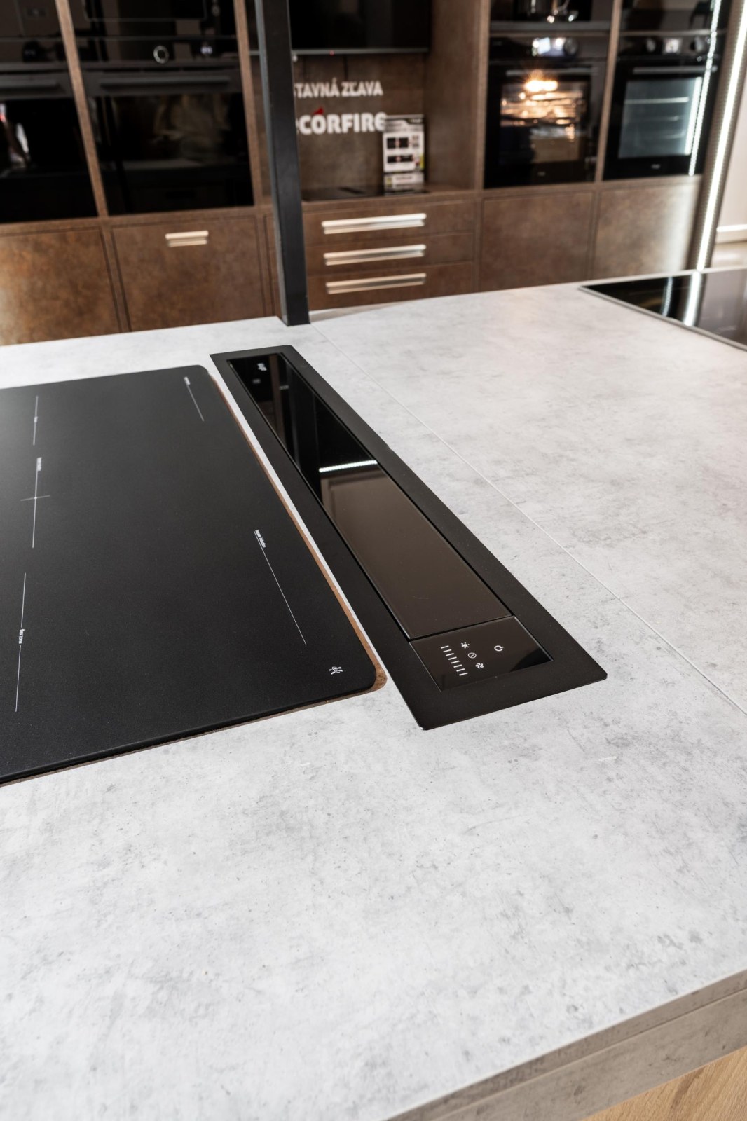 Odsávač s výsuvným panelom KLD9500BLG – Obrázok 7
