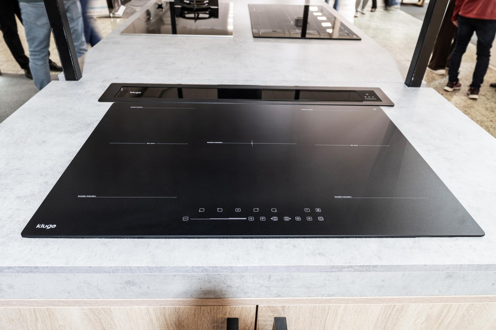 Odsávač s výsuvným panelom KLD9500BLG – Obrázok 8